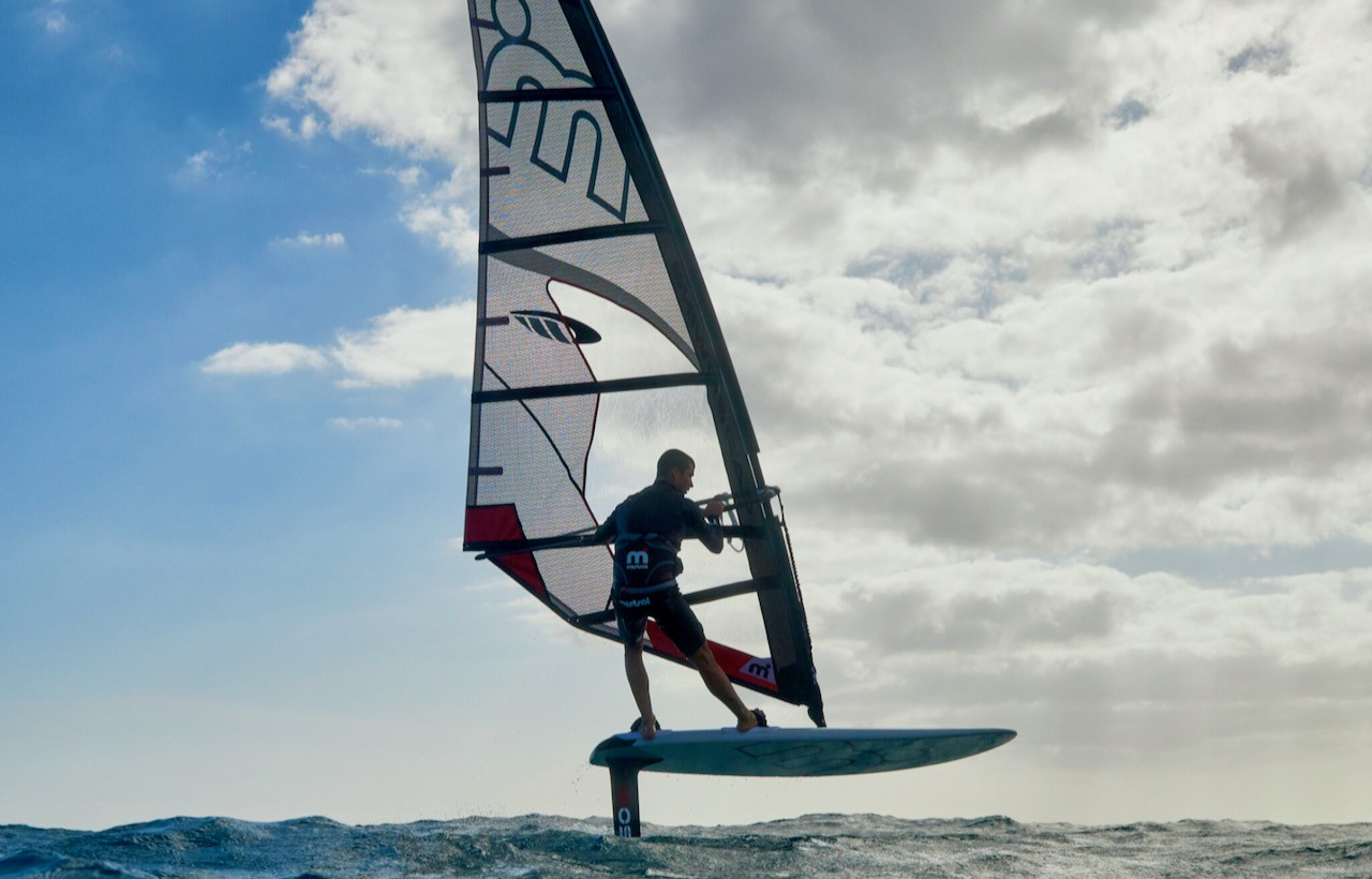 Windfoiling Hybrid Boards